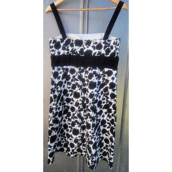BCBG Paris Knee Length Black & White Floral Empire Waist Sundress Size 10 - Picture 3 of 7